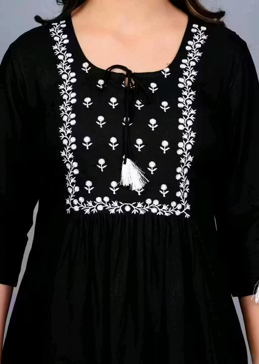 Women Dhoti and Top Embroidered Clothing Set - Image 3