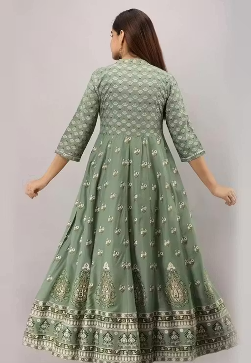 Women Printed Rayon Kurta - Image 3