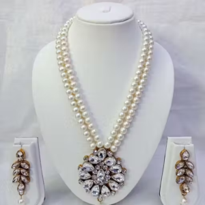 Elegant Metal Jewellery Set