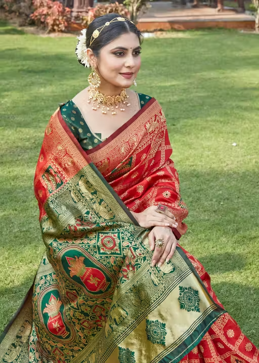 saree with unstitched blouse