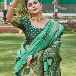 saree with unstitched blouse