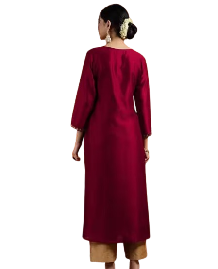 Women Silk Blend Embroidered Kurta - Image 3