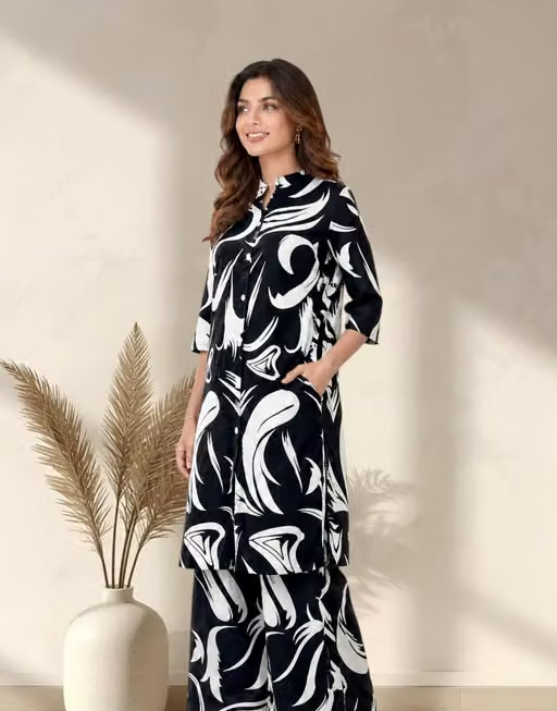 Printed Crepe Kurta Palazzos Fit/ for Women - Image 3