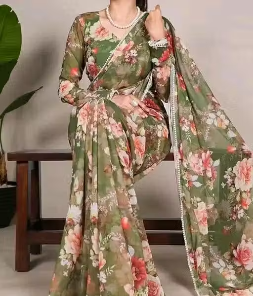 Gorgeous georgette saree with digitally printed flowers for the contemporary woman. Style and grace go together effortlessly. - Image 2