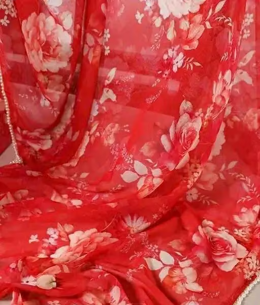 Gorgeous georgette saree with digitally printed flowers for the contemporary woman. Style and grace go together effortlessly. - Image 3