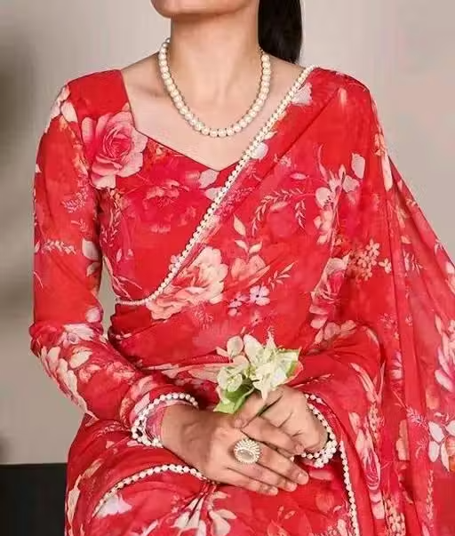 Gorgeous georgette saree with digitally printed flowers for the contemporary woman. Style and grace go together effortlessly. - Image 4
