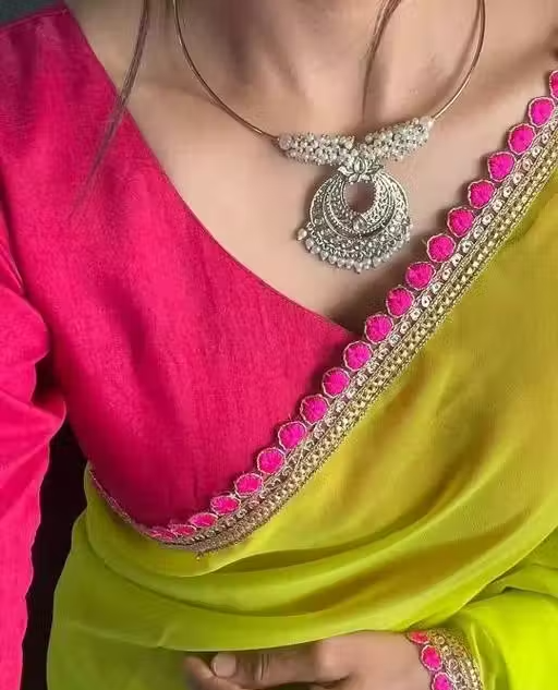 Stylish Green Georgette Saree – Luxurious Fabric Featuring Gorgeous Pink Lace Embroidery and Cotton Latkan – Ideal for Celebratory Occasions! - Image 4
