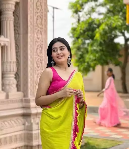 Stylish Green Georgette Saree – Luxurious Fabric Featuring Gorgeous Pink Lace Embroidery and Cotton Latkan – Ideal for Celebratory Occasions! - Image 2