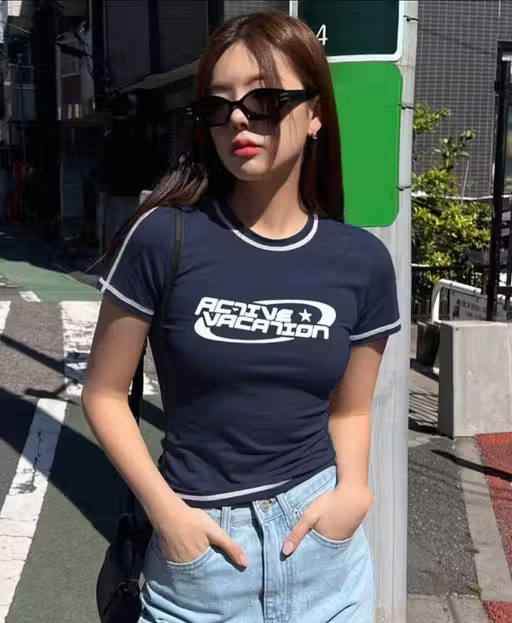 Women's Letter Pattern Graphic Printed Crop Top - Image 4