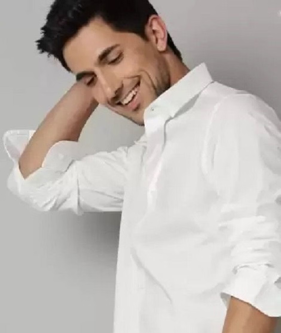 Clyver Poly Cotton Slim Fit Solids Full Sleeves Men's Casual Shirt - White ( Pack of 1 ) - Image 4
