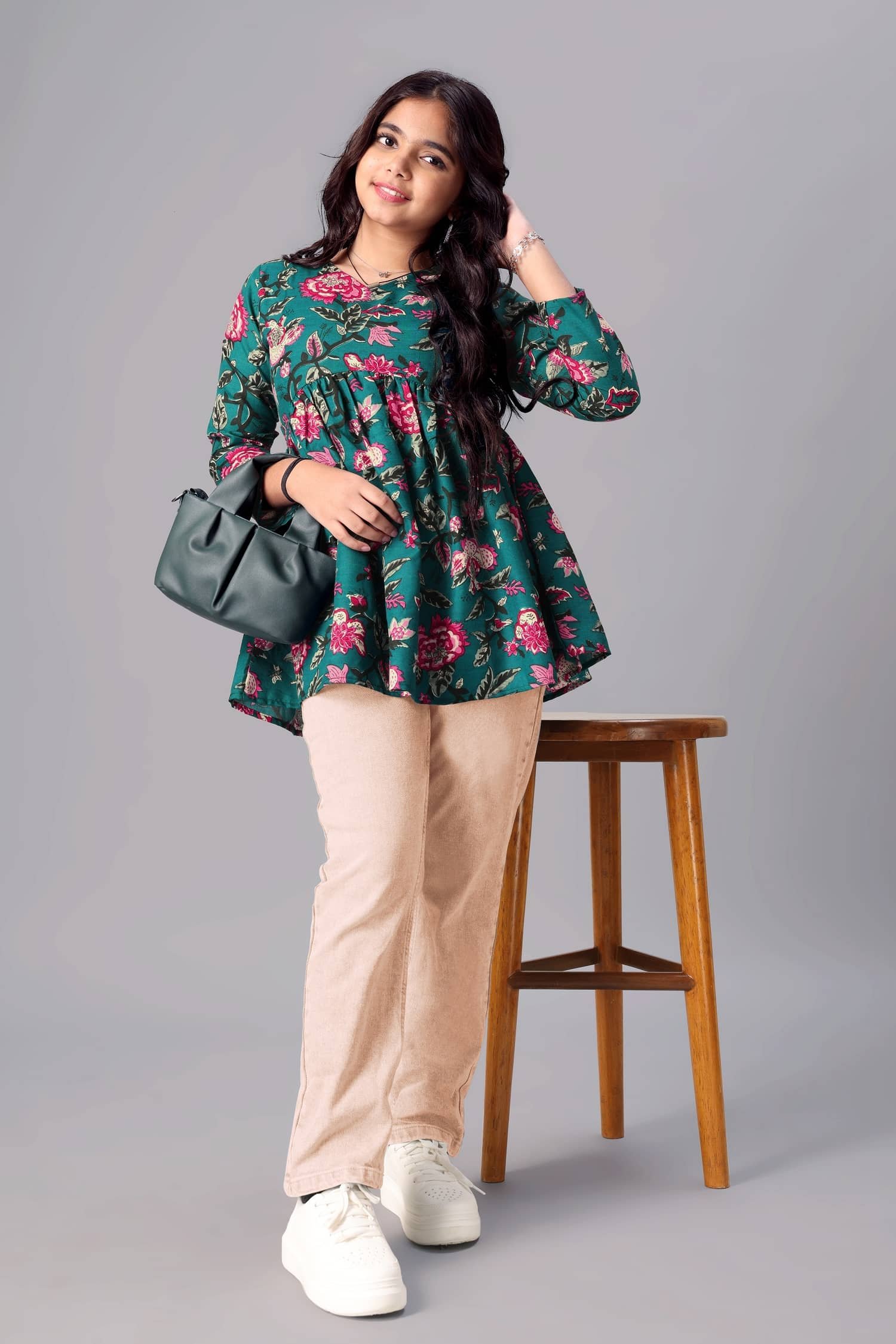 Aarya Designer Pack of 1 Girls Cotton Blend Top ( Green )