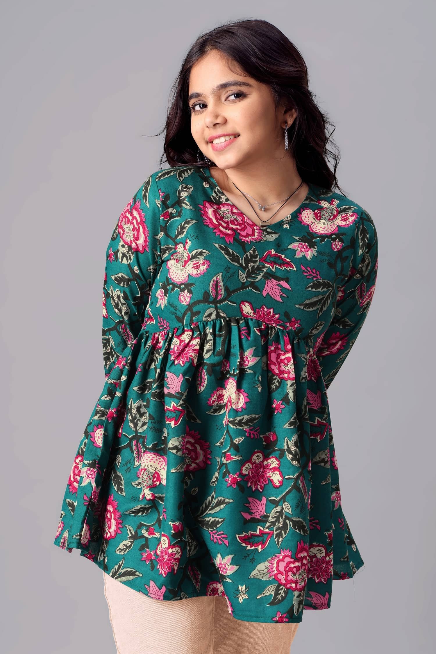 Aarya Designer Pack of 1 Girls Cotton Blend Top ( Green ) - Image 2