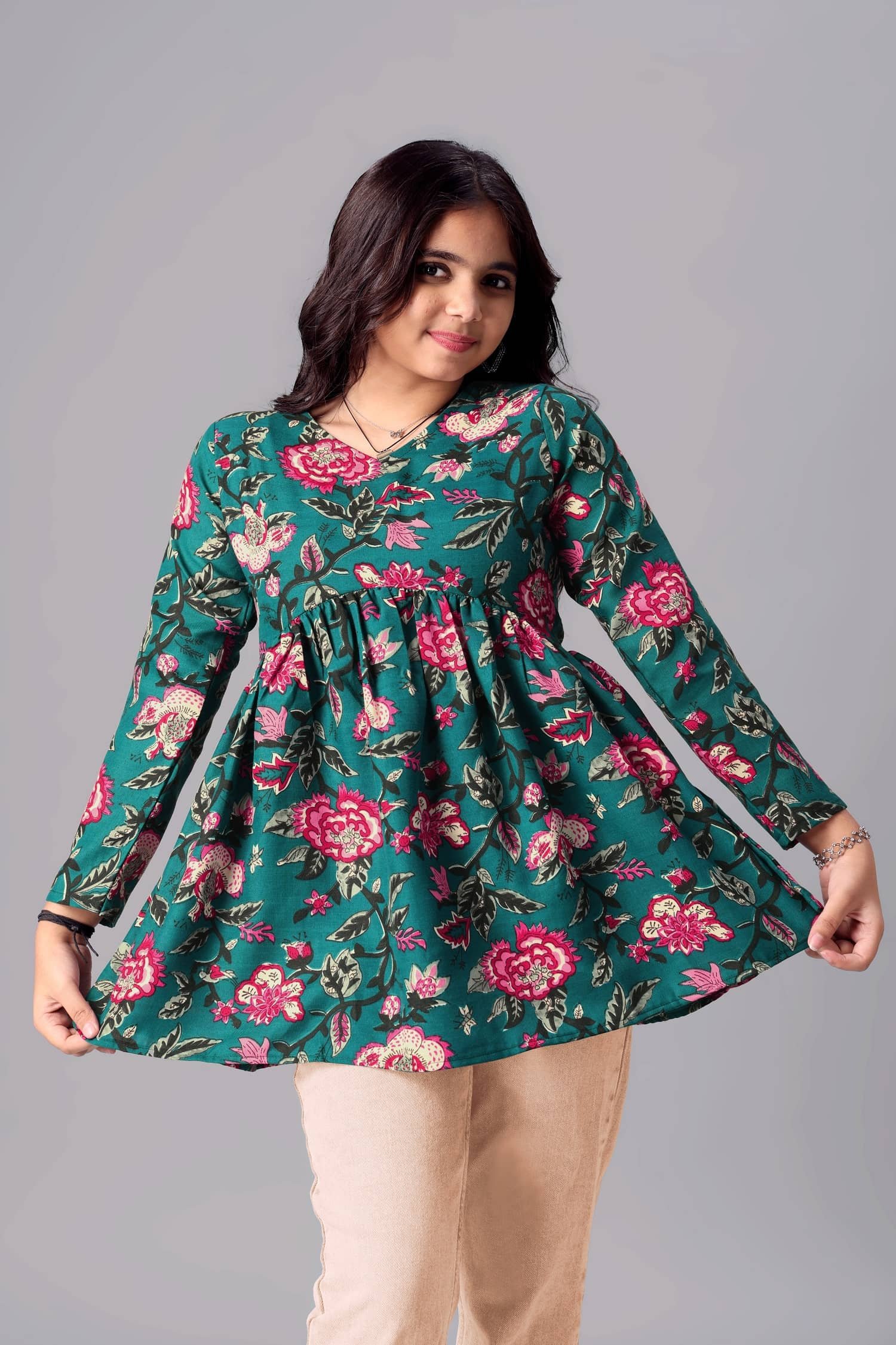 Aarya Designer Pack of 1 Girls Cotton Blend Top ( Green ) - Image 5