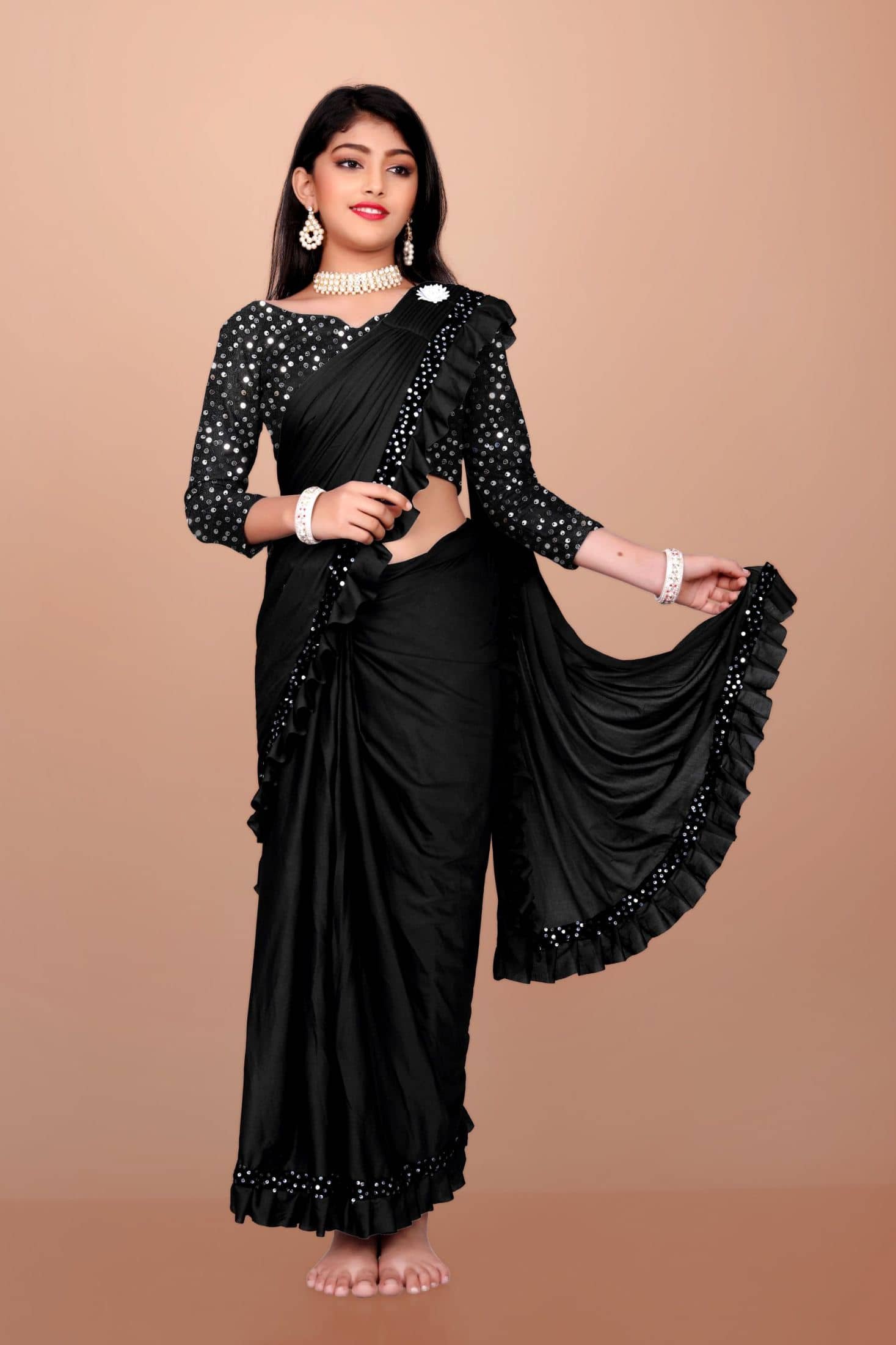 Apnisha Lycra Saree For Girls ( Black , Pack of 1 ) - Image 4