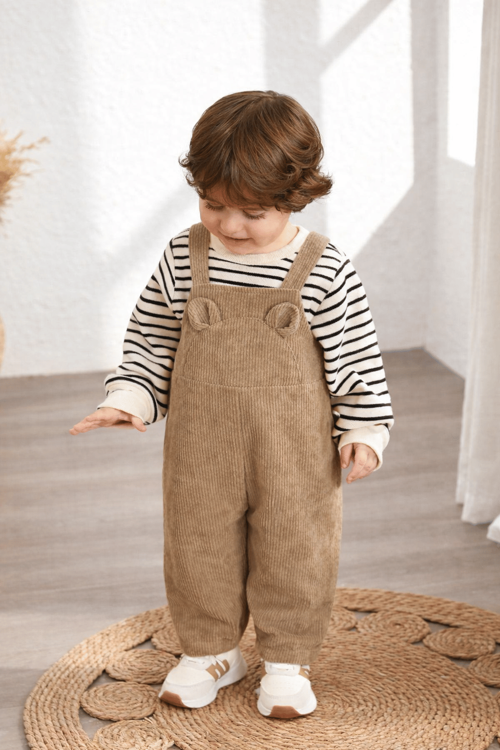 Ninas Boys Cotton Blend T-Shirt & Dungarees Set ( Beige , Pack of 1 )