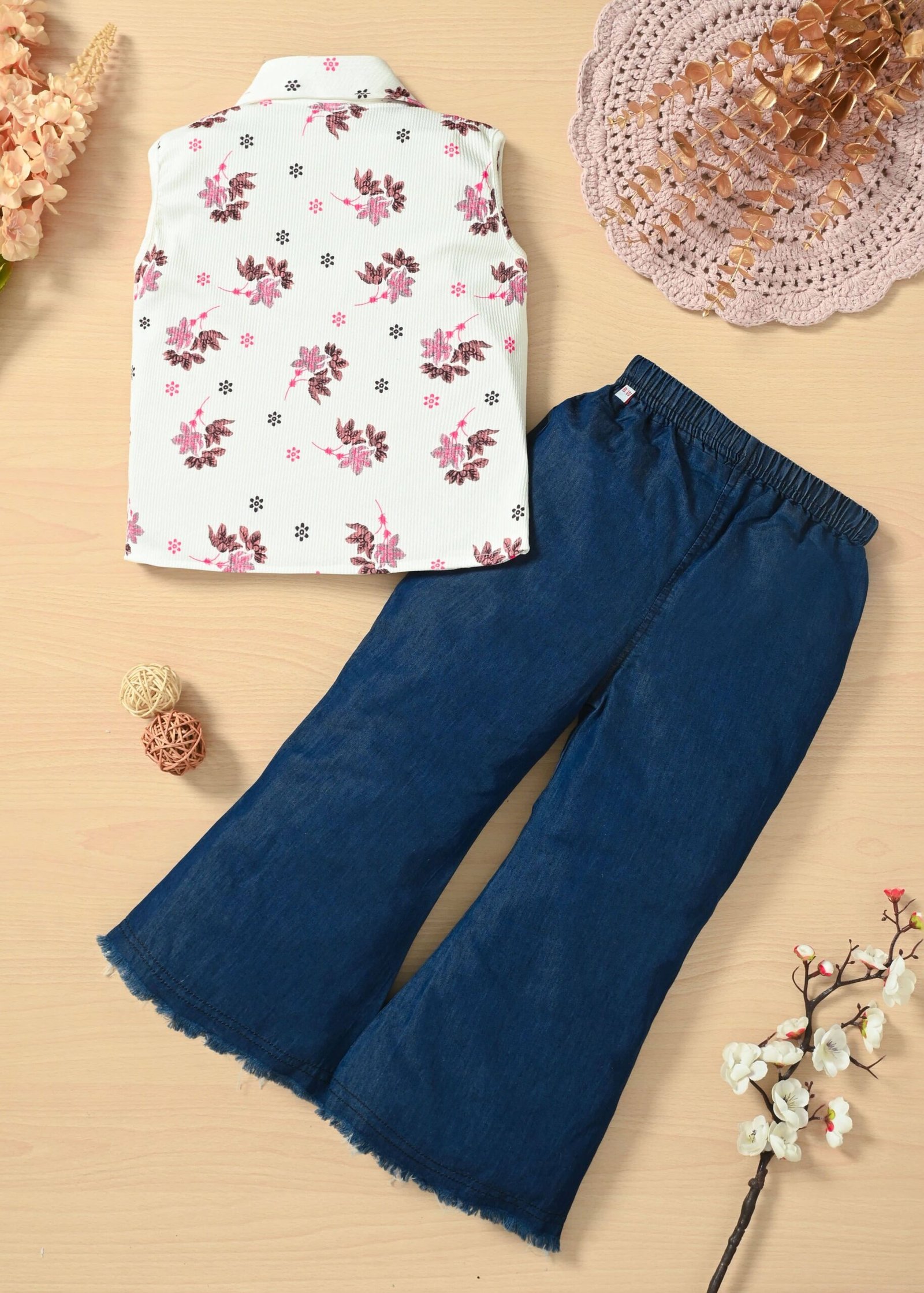 Pack of 1 Girls Denim T-shirt & Jeans ( White ) - Image 2